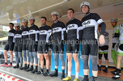 The Auber 93 team and it's neutral retro style jersey