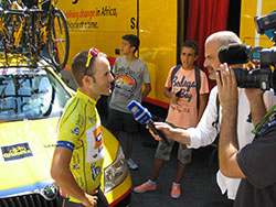 Sergio Pardilla answering the media at Volta a Portugal