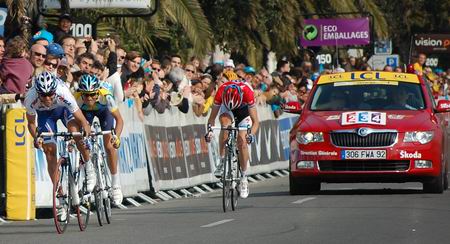 De sprint tussen Antonio Colom en Alberto Contador