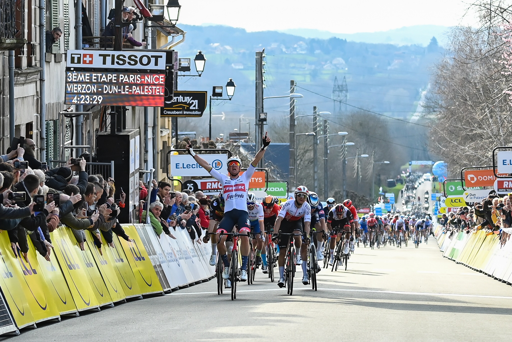 The finish of the third stage of Paris-Nice 2022: Mads Pedersen (Trek-Segafredo) - © A.S.O. / Alex Broadway