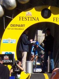 Alberto Contador at the start of the prologue of Paris-Nice