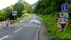 Au pied de la montée vers La Planche des Belles Filles -  mcmrbt, licence Creative Commons