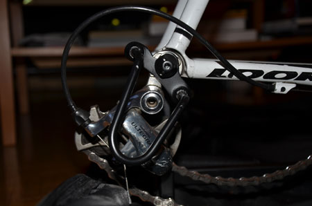 De bescherming van de derailleur