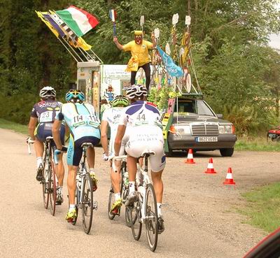 De kopgroep rijdt voorbij Frelontin die we vooral van de Tour de France kennen