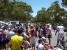 Beaucoup de monde sur Willunga Hill en attendant les coureurs (351x)