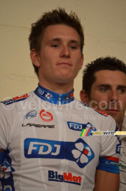 Arnaud Démare toont de nieuwe FDJ BigMat 2012 trui