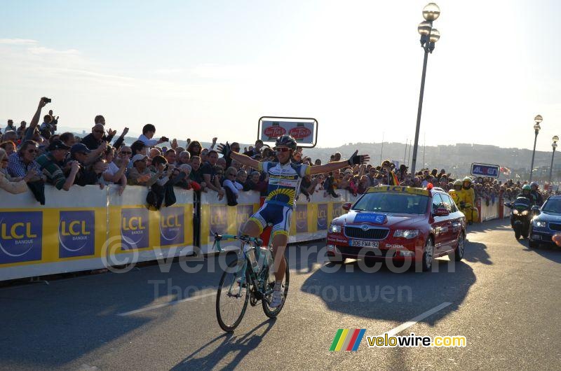 Thomas de Gendt (Vacansoleil) wint de etappe in Nice