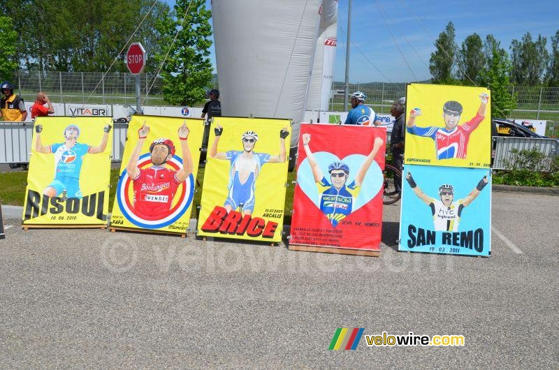 Paintings of riders at the start