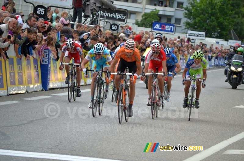 Egoi Martinez (Euskaltel) wint de sprint van de kopgroep