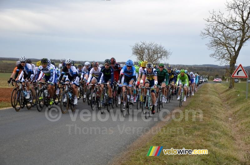 The peloton just after Blet (2)