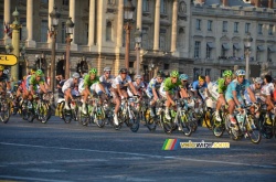 The peloton arrives in Paris at the end of the day