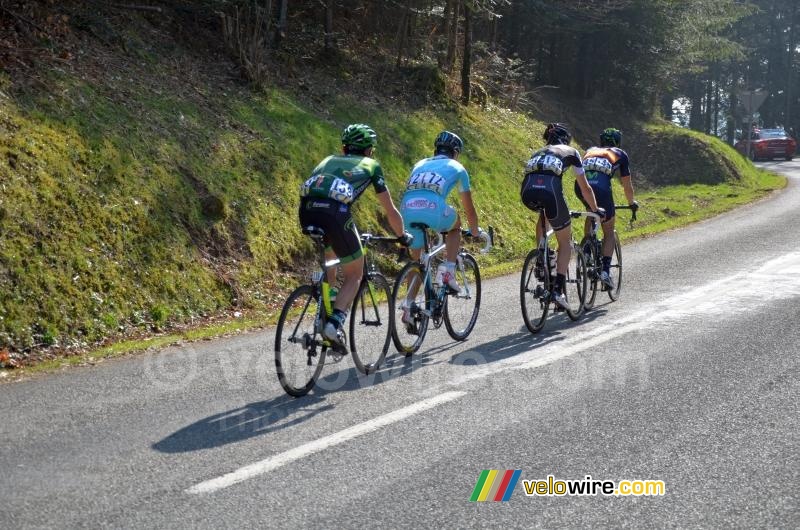 The breakaway at the foot of the col du Champ Juin (2)