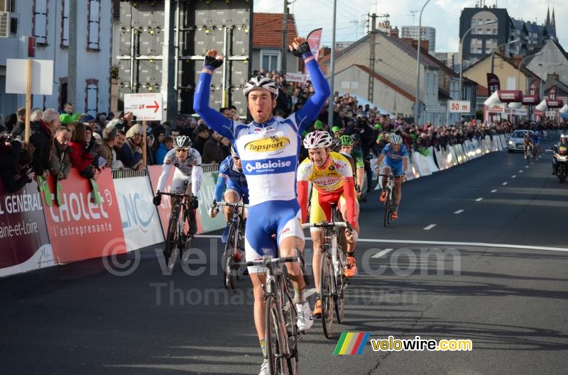 Tom van Asbroeck (Topsport Vlaanderen) wint Cholet Pays de Loire