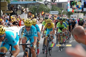 Yellow jersey: Vincenzo Nibali (Astana) (379x)