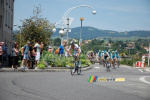 The peloton arrives in La Grand Croix (452x)