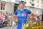 Mickael Delage (FDJ.fr) at the Powerbar stand (2) (532x)