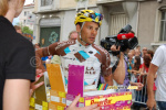 Jean-Christophe Peraud (AG2R La Mondiale) at the Powerbar stand (509x)