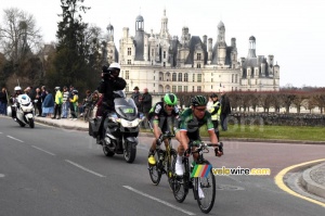 Thomas Voeckler and Anthony Delaplace at the Chambord castle (298x)