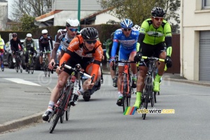 The 19 riders strong breakaway got away before the Côte du Cimétière (440x)