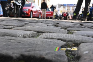 Les pavés de Paris-Roubaix dès le départ (390x)