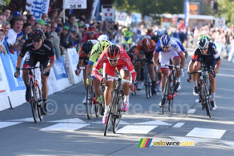 Nacer Bouhanni (Cofidis) on his way to victory