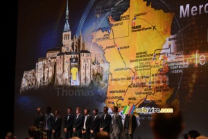 The riders in front of the map of the Tour de France 2016 (1365x)