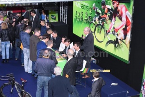 The riders take some time for a signing session (2) (388x)