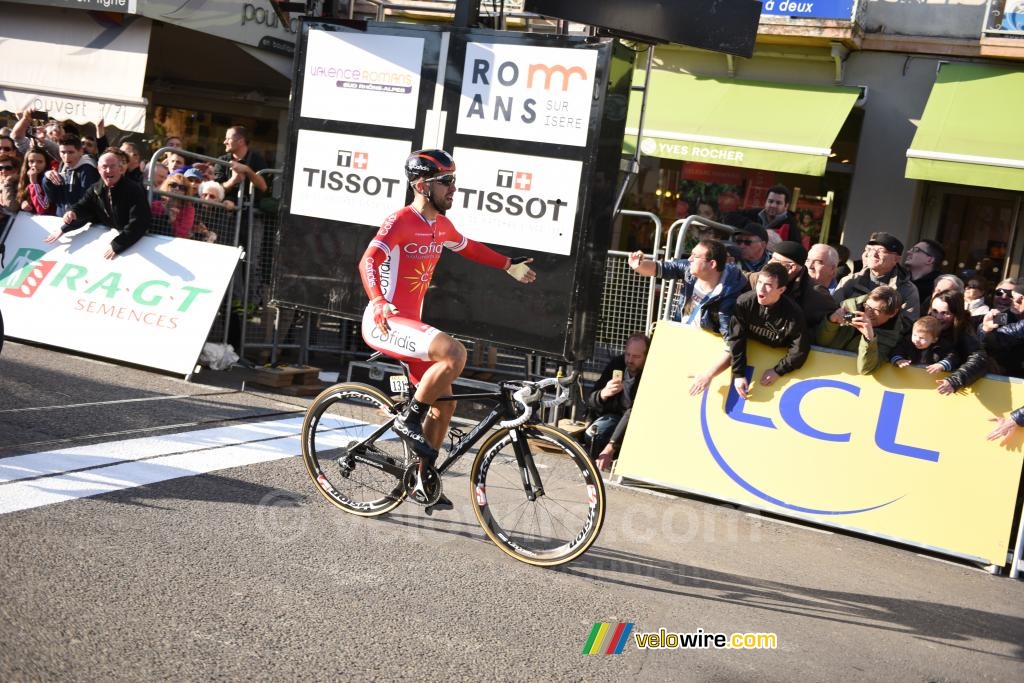 Nacer Bouhanni (Cofidis) wint de etappe in Romans-sur-Isère (2)