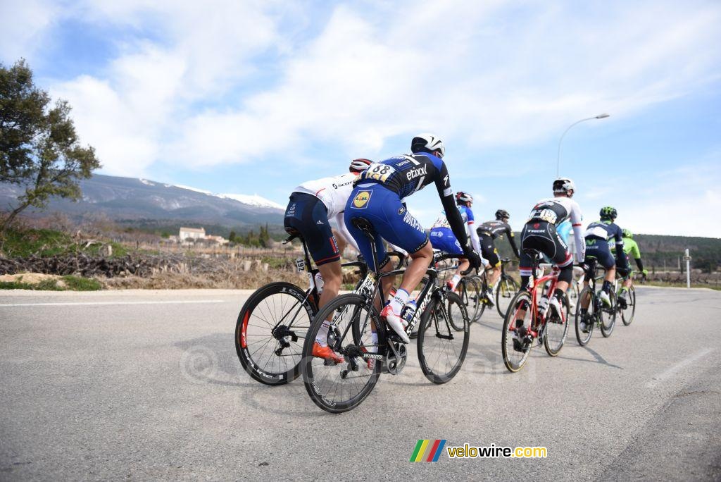 The breakaway goes off to the Mont Ventoux