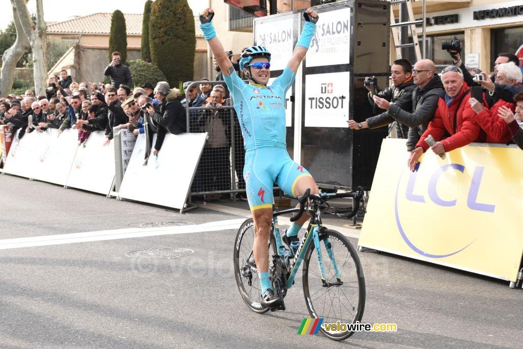 Alexey Lutsenko (Astana) celebrates his stage win