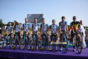 The AG2R La Mondiale team (276x)