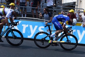 Fernando Gaviria (Quick-Step) wins the stage in Fontenay-le-Comte (2) (503x)