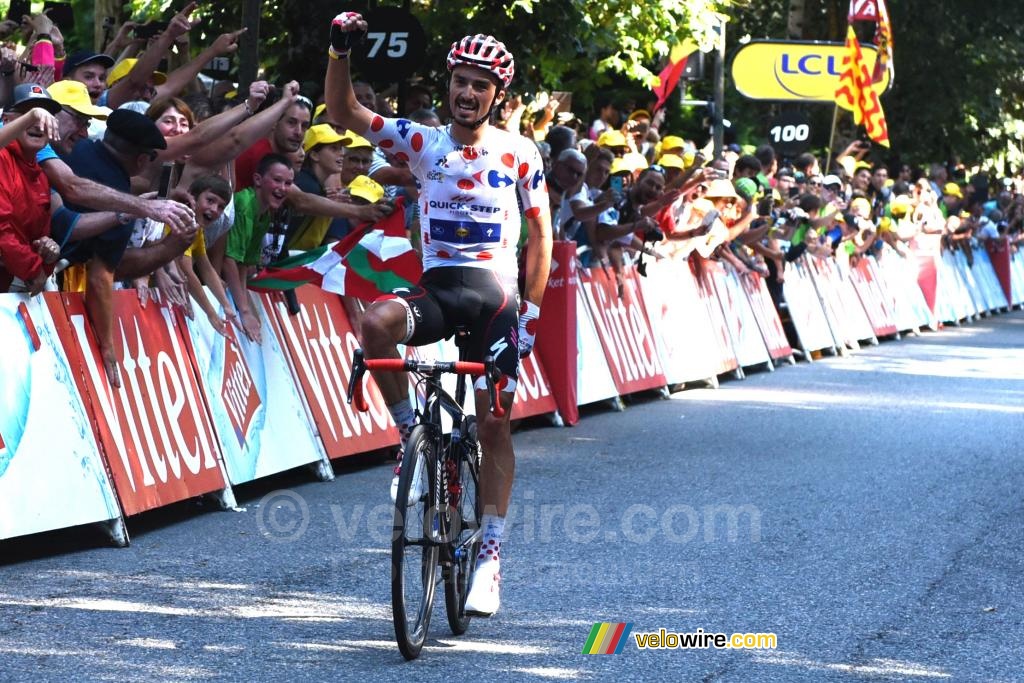 Julian Alaphilippe (Quick-Step) wint de etappe in Bagnres-de-Luchon