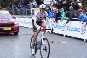 Ben O'Connor (AG2R Citroën Team) wins the stage in Tignes (125x)