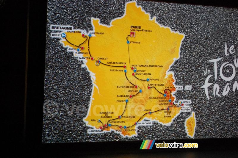 De kaart met het parcours van de Tour de France 2008 (1)