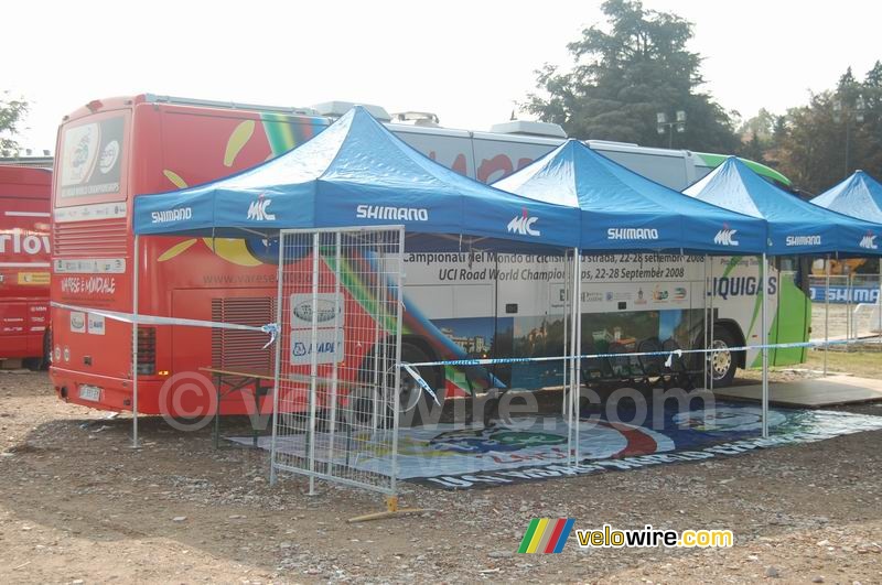 De bus van de Liquigas ploeg - in Varese 2008 sinds het begin van het wielerseizoen