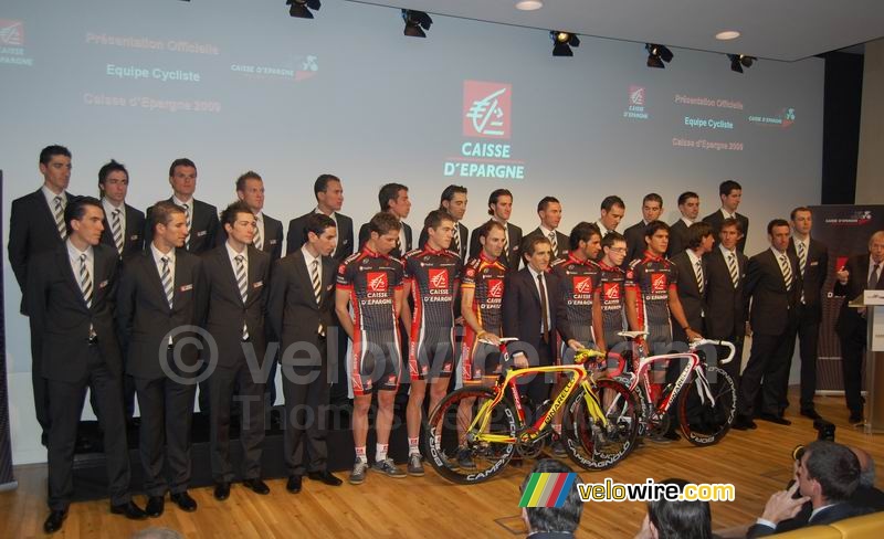 De officile groepsfoto van de Caisse d'Epargne ploeg 2009