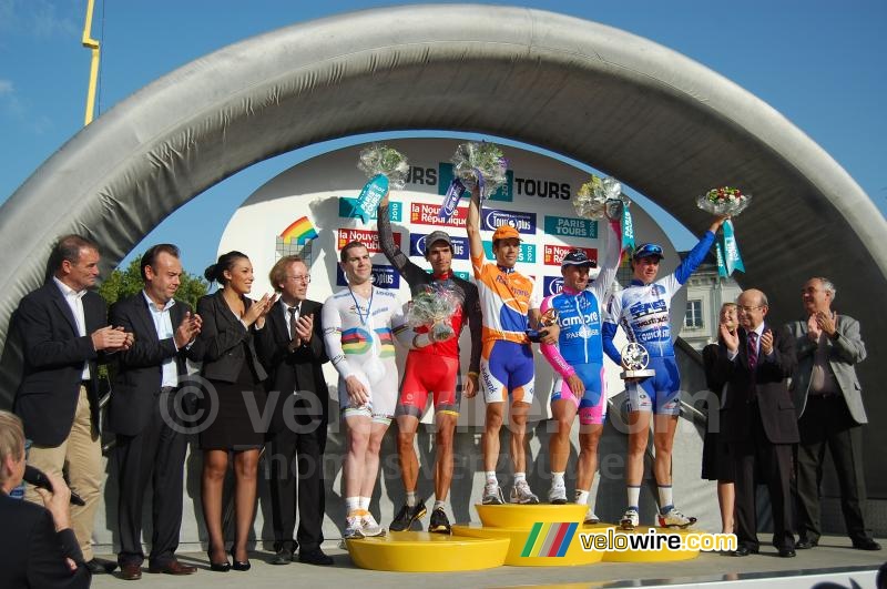 The Paris-Tours 2010 podium - elite, espoirs & km Paris-Tours (3)
