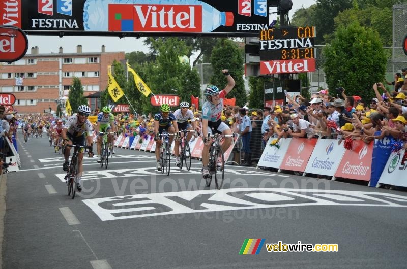 Andr Greipel (Omega Pharma-Lotto) wint van Mark Cavendish (2)