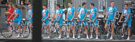 L'équipe Bouygues Telecom lors de la présentation de l'équipe au Tour de France 2007 à Londres