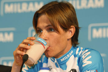 Linus Gerdemann est déjà fan du lait Milram Linus Gerdemann est déjà fan du lait Milram
