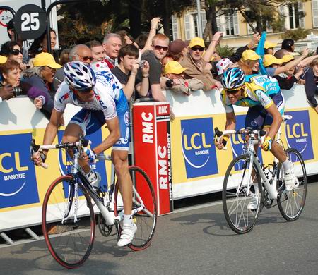 De sprint tussen Antonio Colom en Alberto Contador