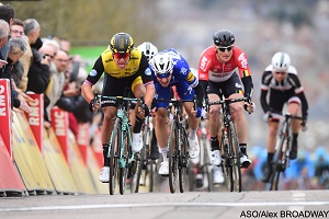 Paris-Nice 2018 : Dylan Groenewegen costaud au sprint de la 2ème étape