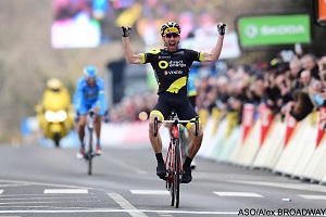 Parijs-Nice 2018: Jonathan Hivert gaat door tot het einde met de kopgroep en wint de 3de etappe