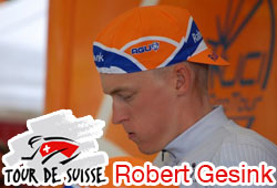 Robert Gesink slaat een dubbelslag in de Ronde van Zwitserland 2010: winst in de 6de etappe en de gele trui