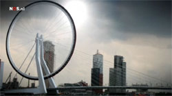 Promotiefilmpje Tour de France 2010 NOS: een wiel op de Erasmusbrug
