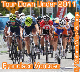 Francisco Ventoso (Movistar Team) beats Michael Matthews (Rabobank) in the sprint of the queen stage of the 2011 Santos Tour Down Under
