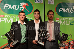 Tony Gallopin (Cofidis, le crédit en ligne) got the trophy for the Coupe de France ... in the Hippodrome of Vincennes!