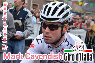 Mark Cavendish wint de eerste sprint van de Giro d'Italia 2012