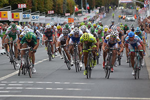 Zoals voorspeld door zijn oma is Bryan Coquard de winnaar in Châteauroux!